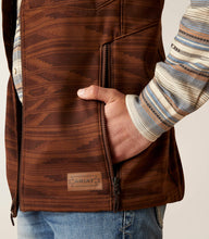 Load image into Gallery viewer, Men&#39;s Ariat Logo 2.0 Softshell Chimayo Vest - Shaved Chocolate
