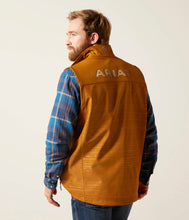 Load image into Gallery viewer, Men&#39;s Ariat Logo 2.0 Softshell Vest - Chestnut Embossed

