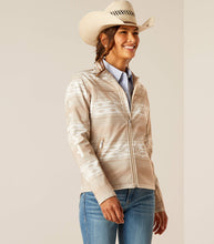 Load image into Gallery viewer, Women&#39;s Ariat New Team Softshell Print Jacket - Sahara
