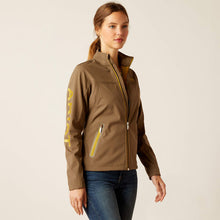 Load image into Gallery viewer, Women&#39;s Ariat New Team Softshell Print Jacket - Canteen
