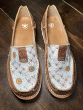 Load image into Gallery viewer, Ariat Daisy Logo Print
