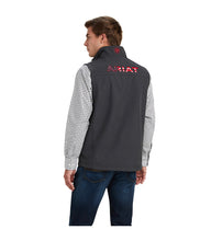 Load image into Gallery viewer, MEN&#39;S Ariat Logo 2.0 Softshell Vest in Charcoal Americana Style #10041619
