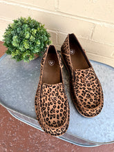 Load image into Gallery viewer, Women&#39;s Ariat Cruisers - Likely Leopard Style#10040355
